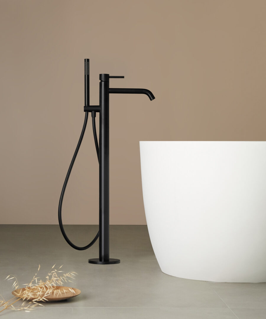 Grifo de pie para bañera LOOP negro mate de Sanycces - Imagen 2