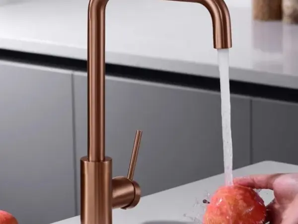 Grifo de cocina oro rosa cepillado LOIRA de Imex